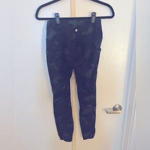 90 Degree By Reflex - Lux
Camo High Rise Leggings
CAMO BLACK